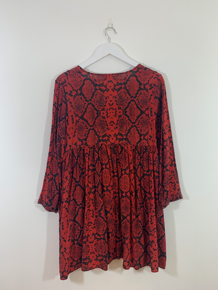 Red Long Sleeve Animal Print Dress (Large)