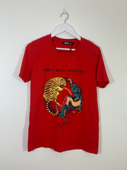Red Oriental Graphic T-Shirt (Small)